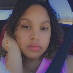 Meet your Posher, Dionne